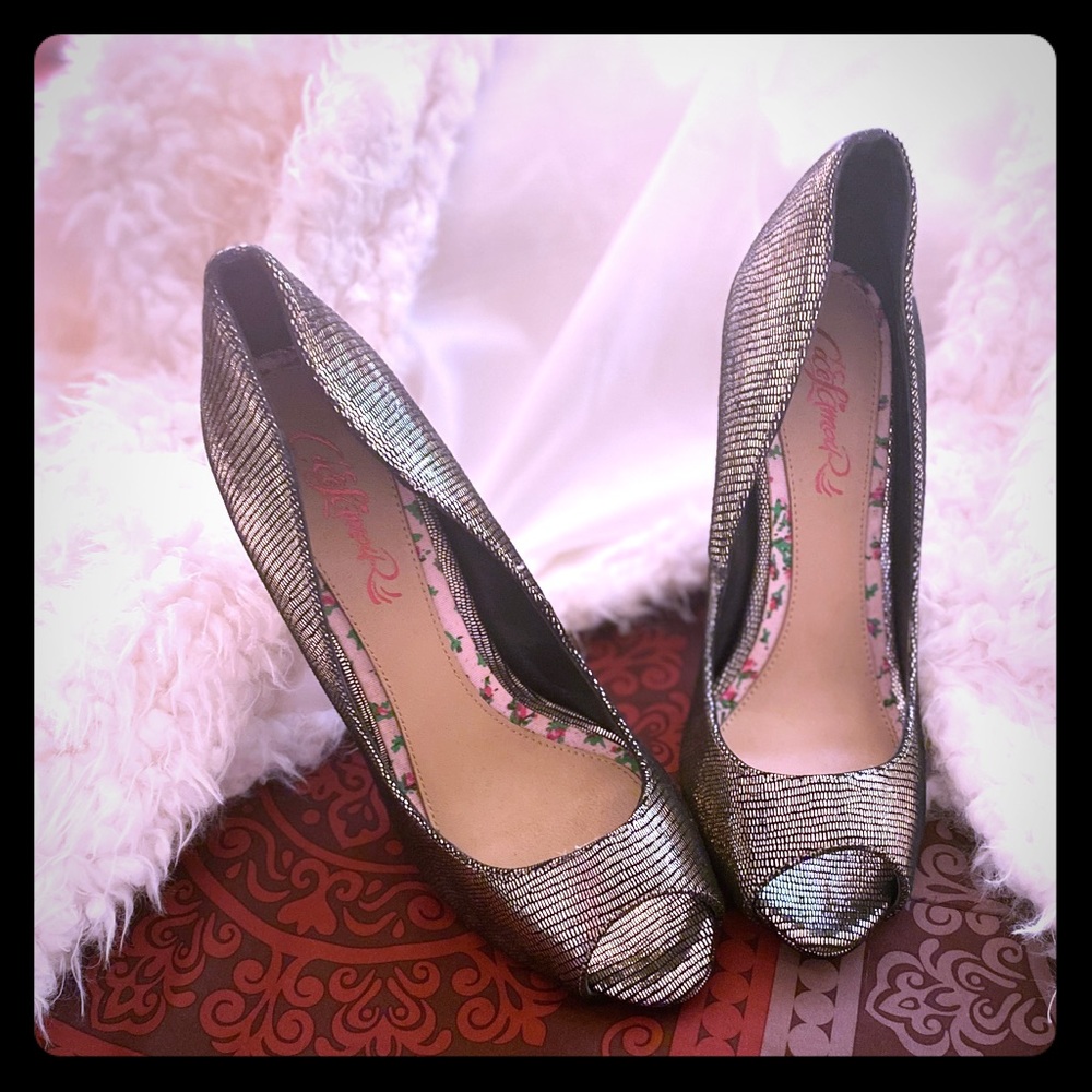 Gold snakeskin high heels - 4 inches size 9